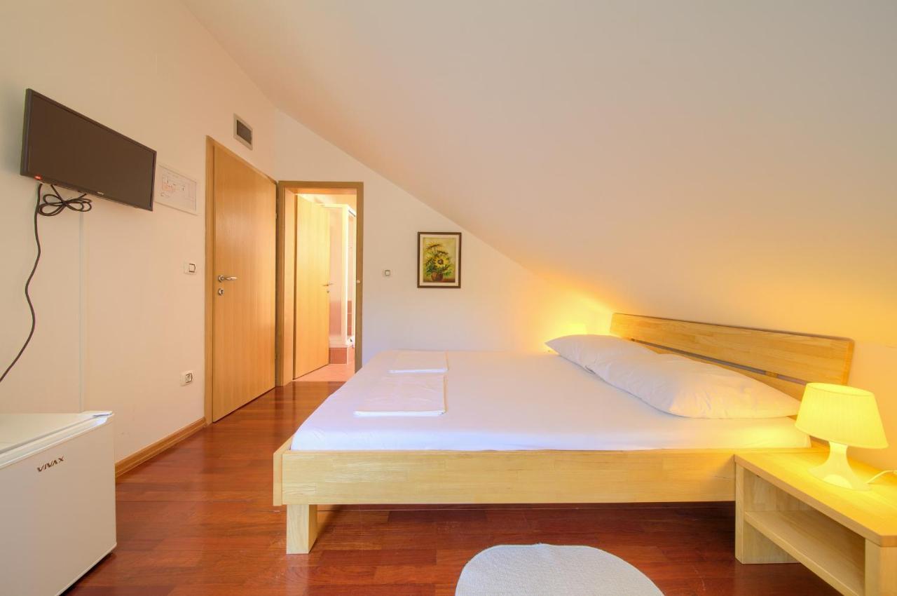 Bed&Breakfast Lucija Bed and Breakfast Punat Eksteriør billede