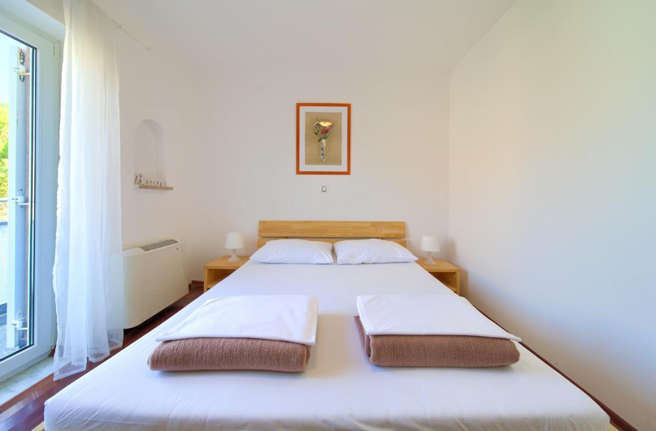 Bed&Breakfast Lucija Bed and Breakfast Punat Eksteriør billede