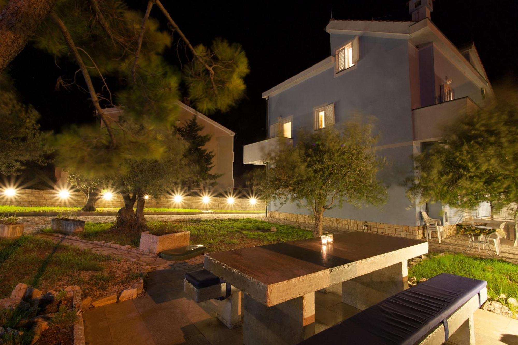 Bed&Breakfast Lucija Bed and Breakfast Punat Eksteriør billede